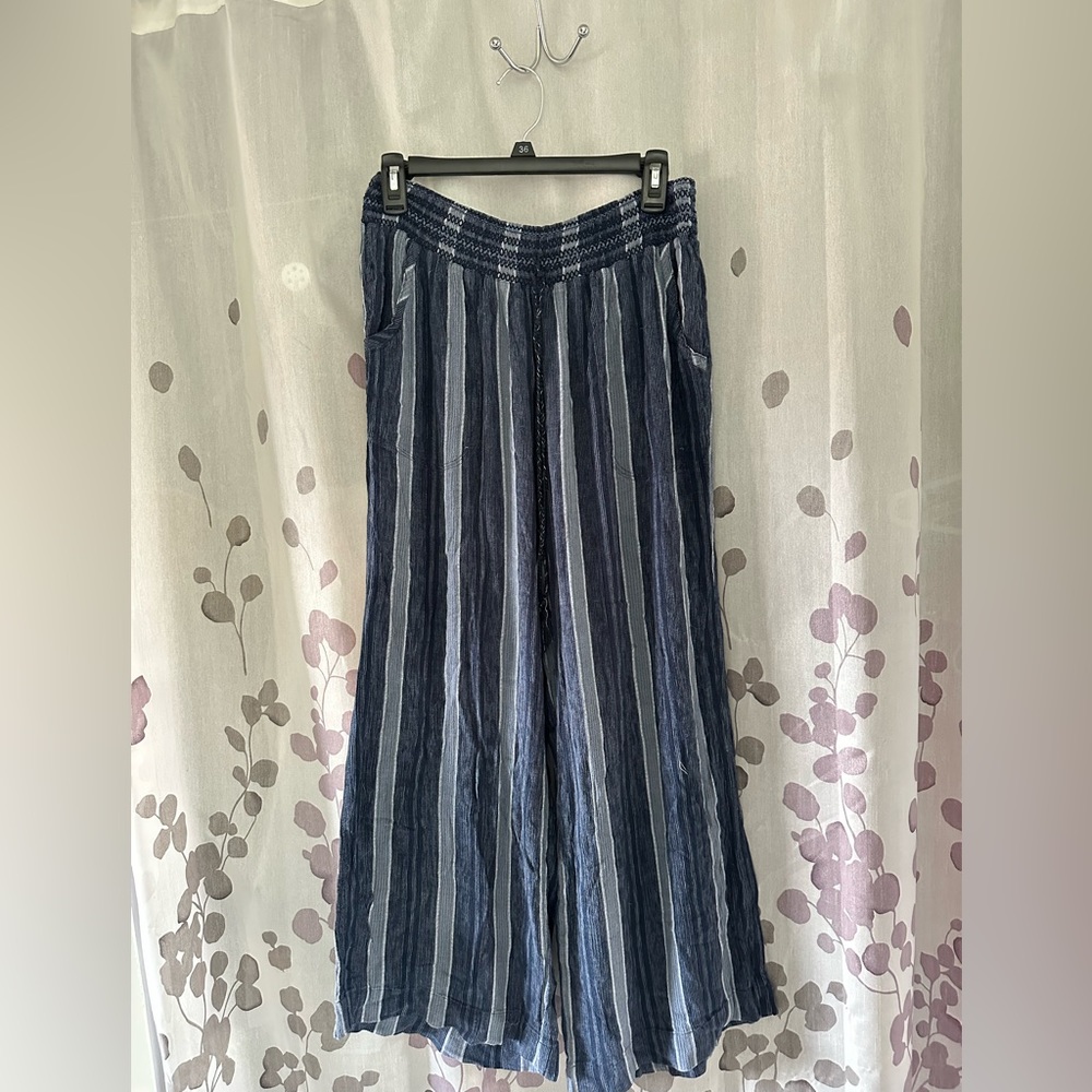 High Waisted Charlotte Russe Blue Stripped Flowy Pants
